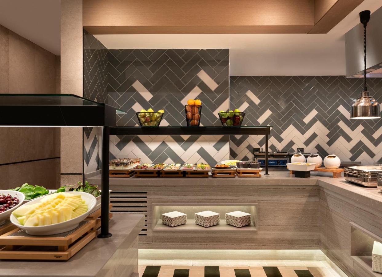 Radisson Collection Hotel, Bodrum アキアーラ エクステリア 写真 The buffet at the hotel