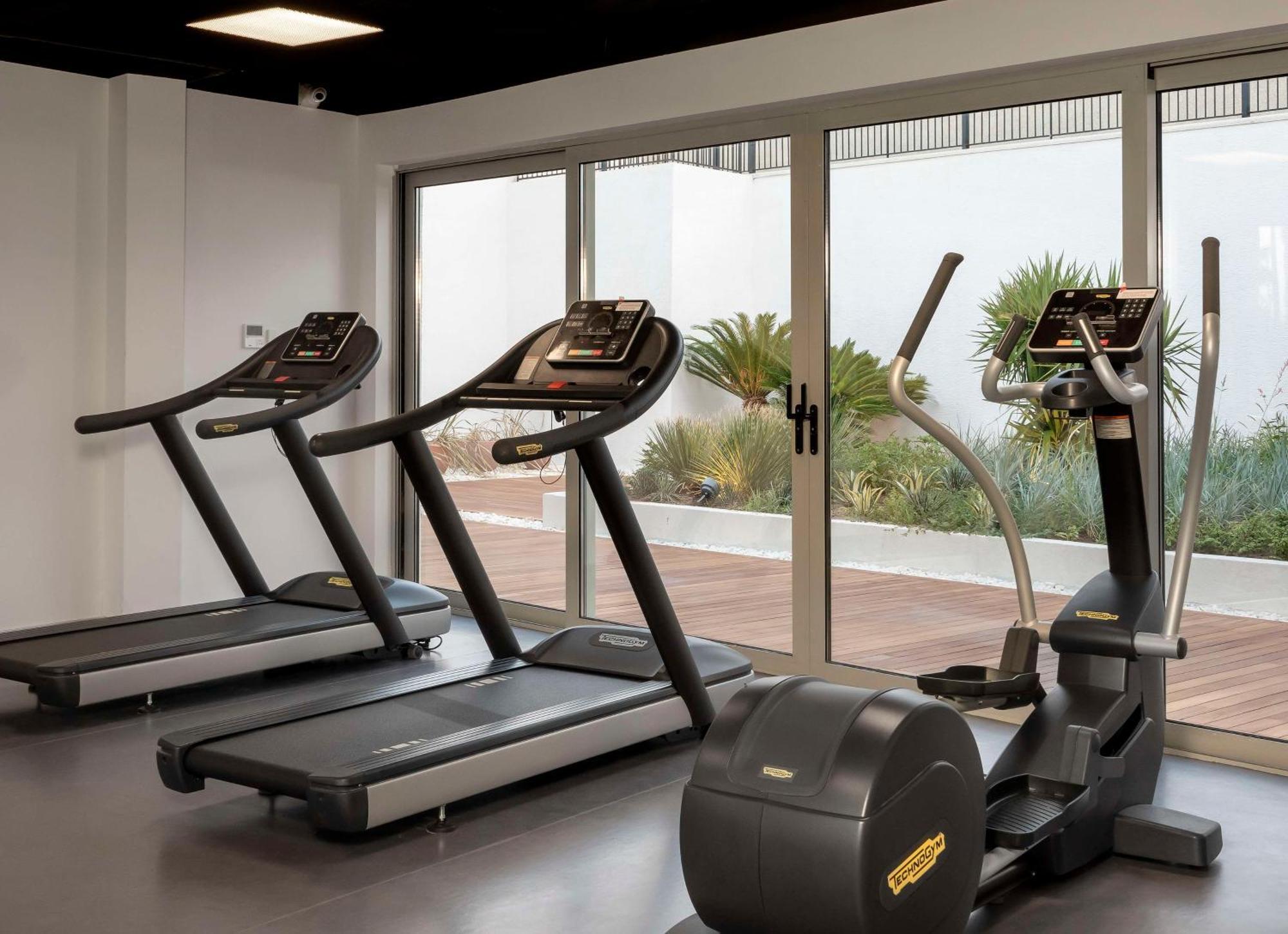 Radisson Collection Hotel, Bodrum アキアーラ エクステリア 写真 Treadmills and elliptical cross trainer